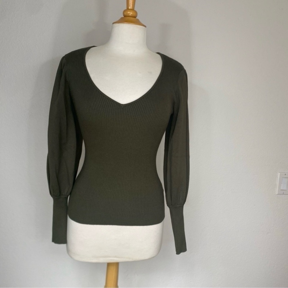 VENUS Women Olive Green Ribbed Puff Sleeve Knit Sweater Size Small Classic Girly